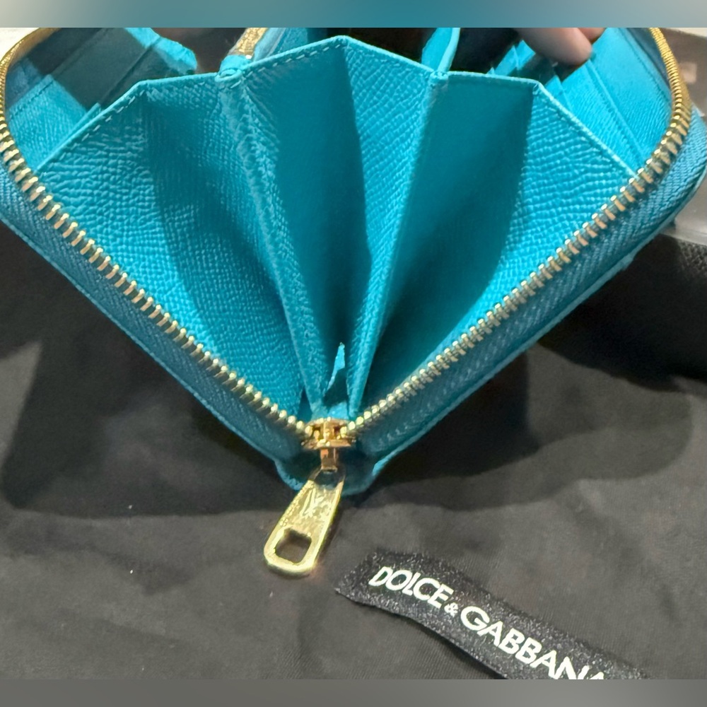 ❌❌sold❌❌Dolce & Gabbana Zip Around Wallet in Turquoise - Picture 9 of 14